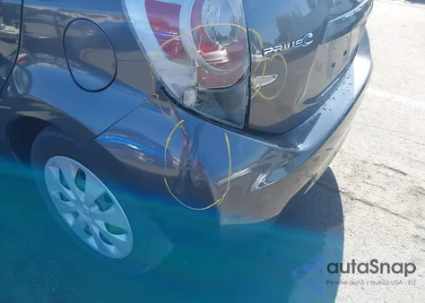 2013 Toyota Prius C Two from USA, damaged, VIN JTDKDTB38D1048822